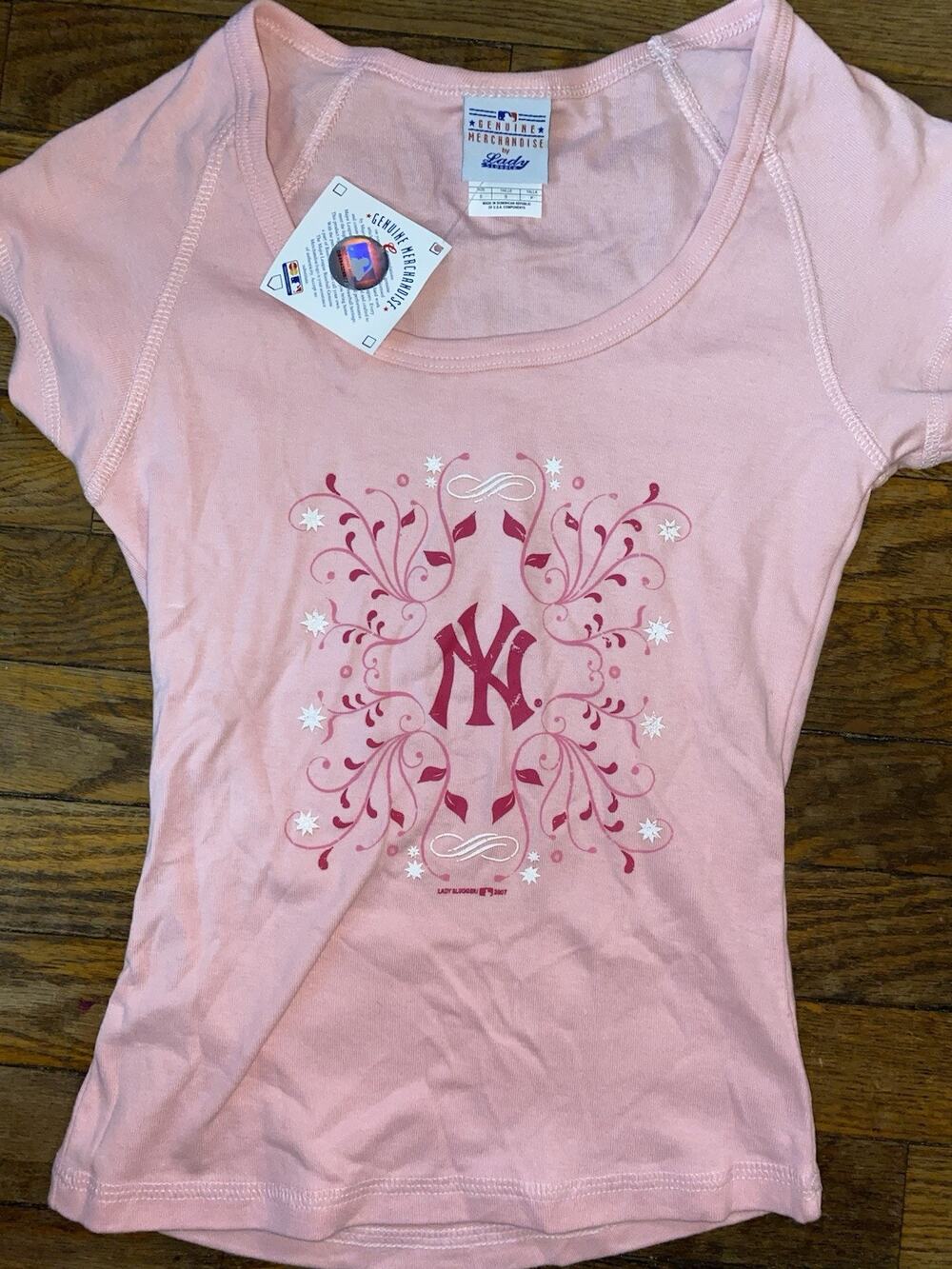 New York Yankees Lady Stitches Womens Pink Graphic T-Shirt NWT Size Small MLB